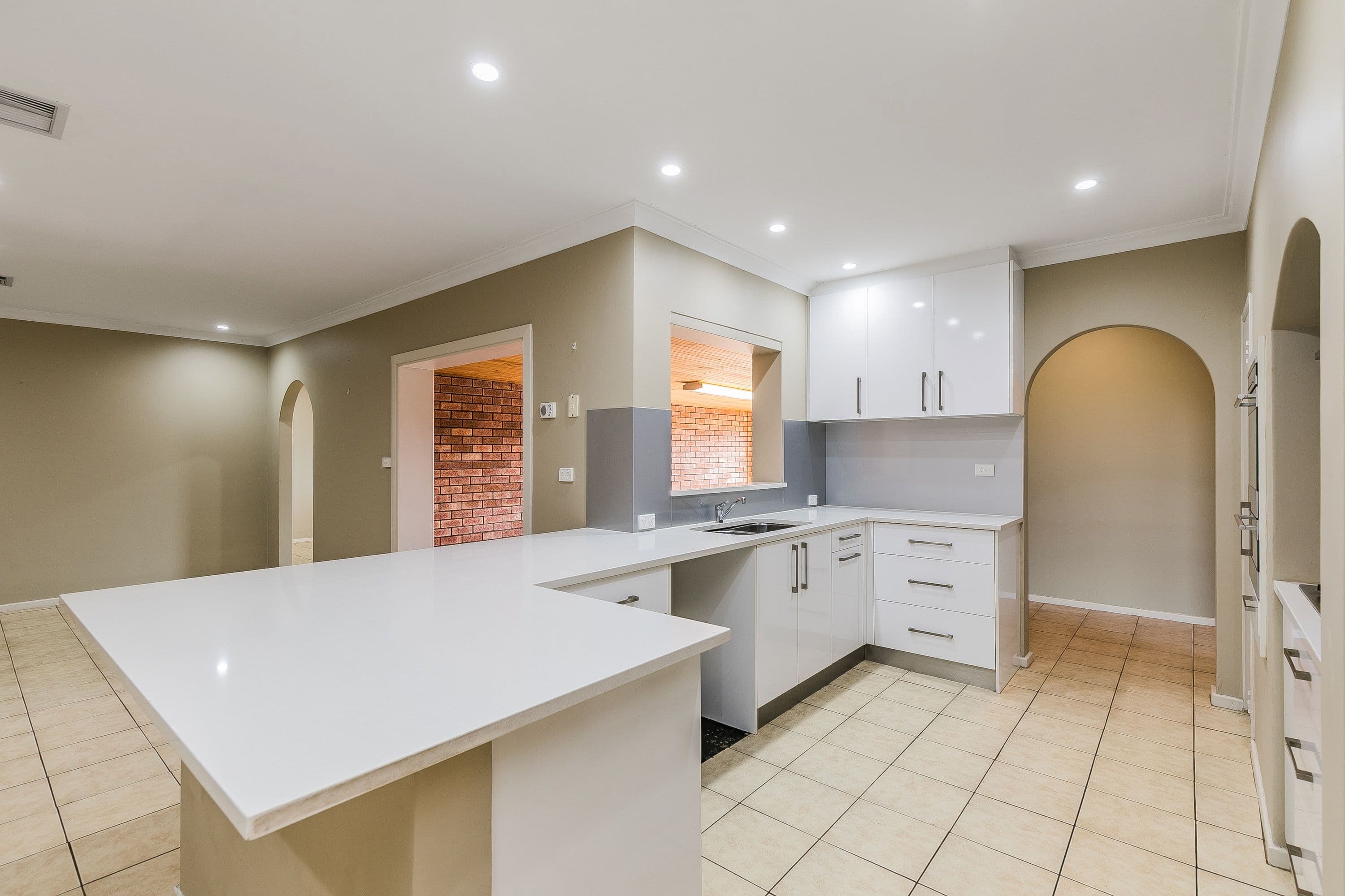 19 Sparrow Way, Spearwood WA 6163, Spearwood - Thumbnail 2
