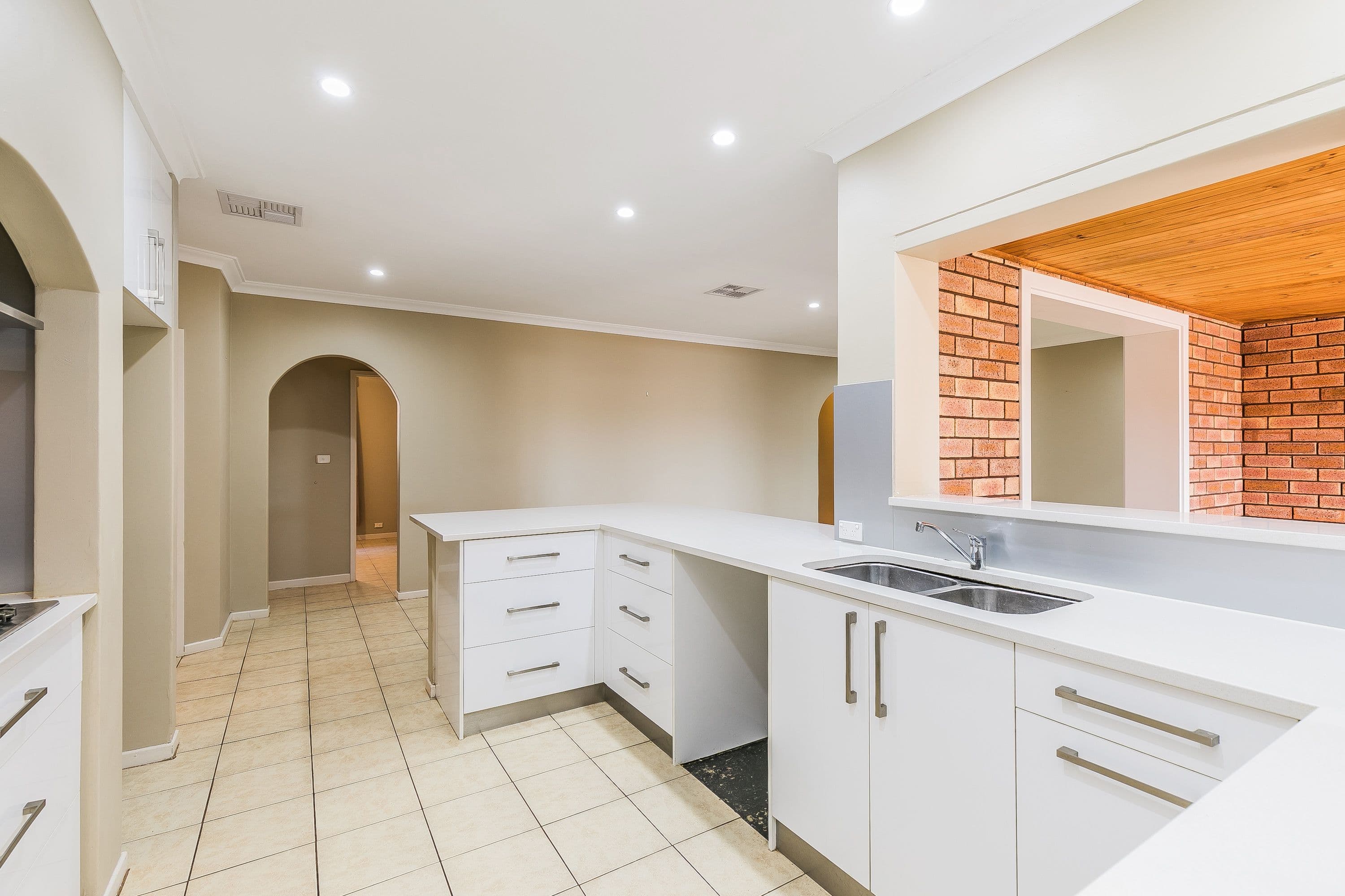 19 Sparrow Way, Spearwood WA 6163, Spearwood - Thumbnail 3