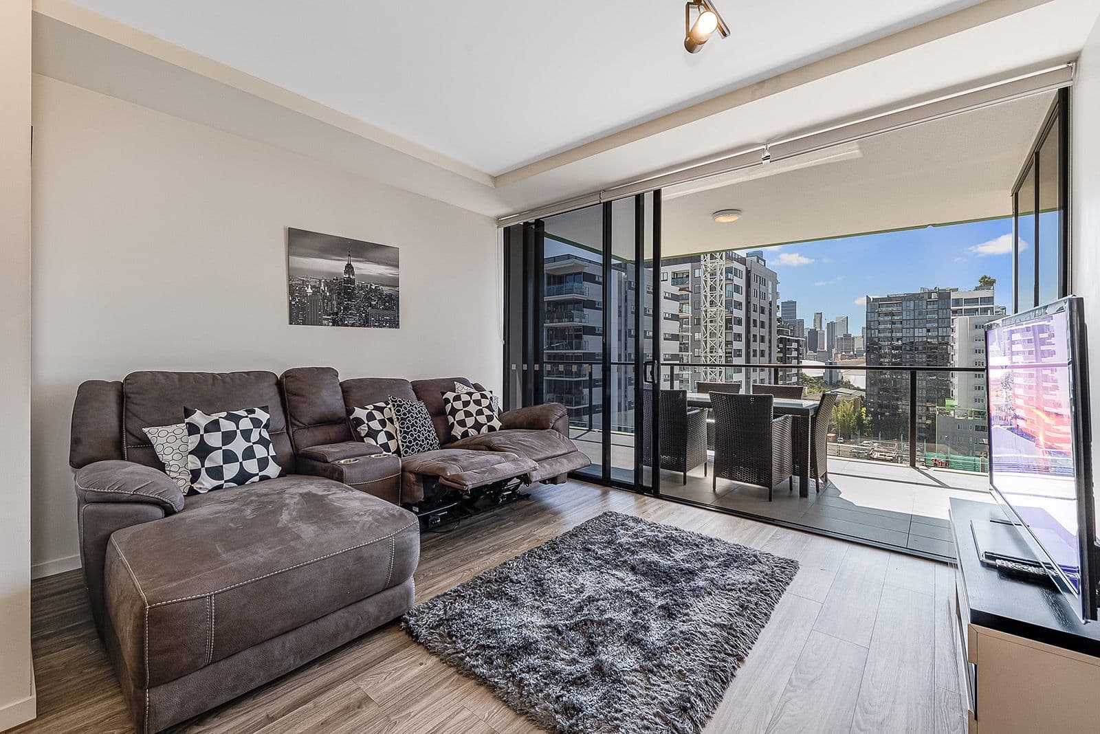 9 Edmonstone Street, South Brisbane QLD 4101, South Brisbane - Thumbnail 2