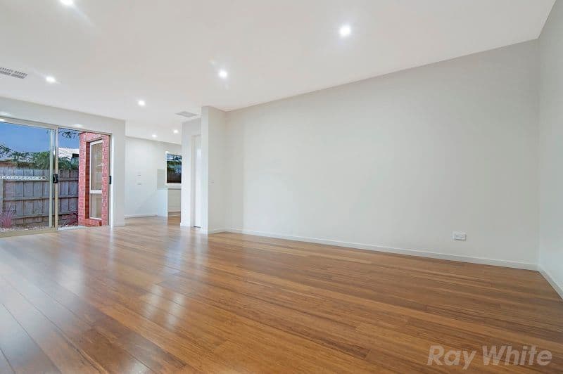 7 Sarah Place, Hampton Park VIC 3976, Hampton Park - Thumbnail 2