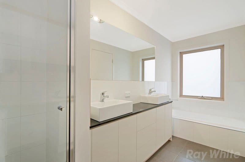 7 Sarah Place, Hampton Park VIC 3976, Hampton Park - Thumbnail 5