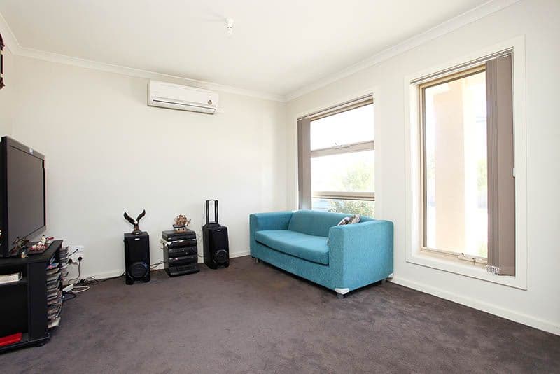 2 Mavora Place, SOUTH MORANG VIC 3752, South Morang - Thumbnail 2