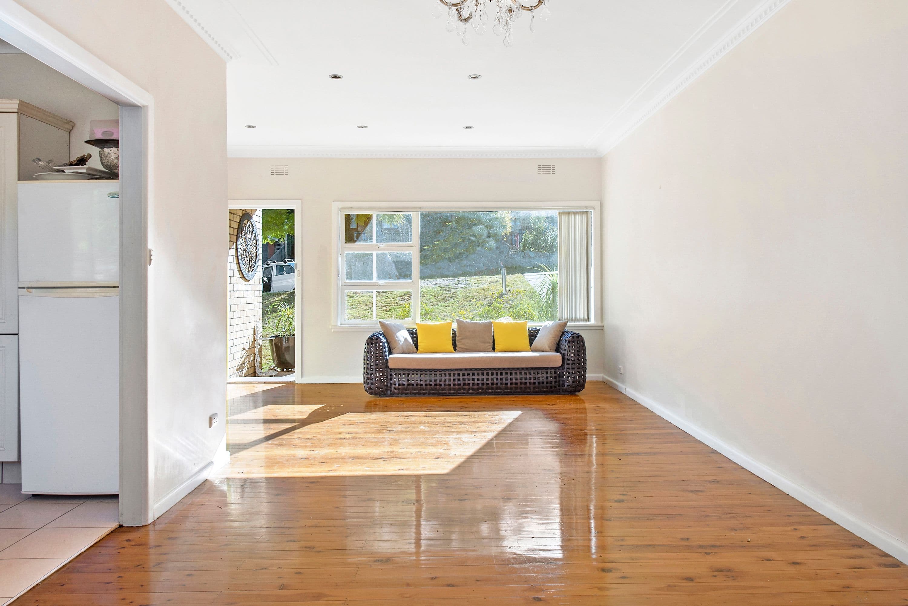 27 Yannina Avenue, Hornsby Heights - Thumbnail 2