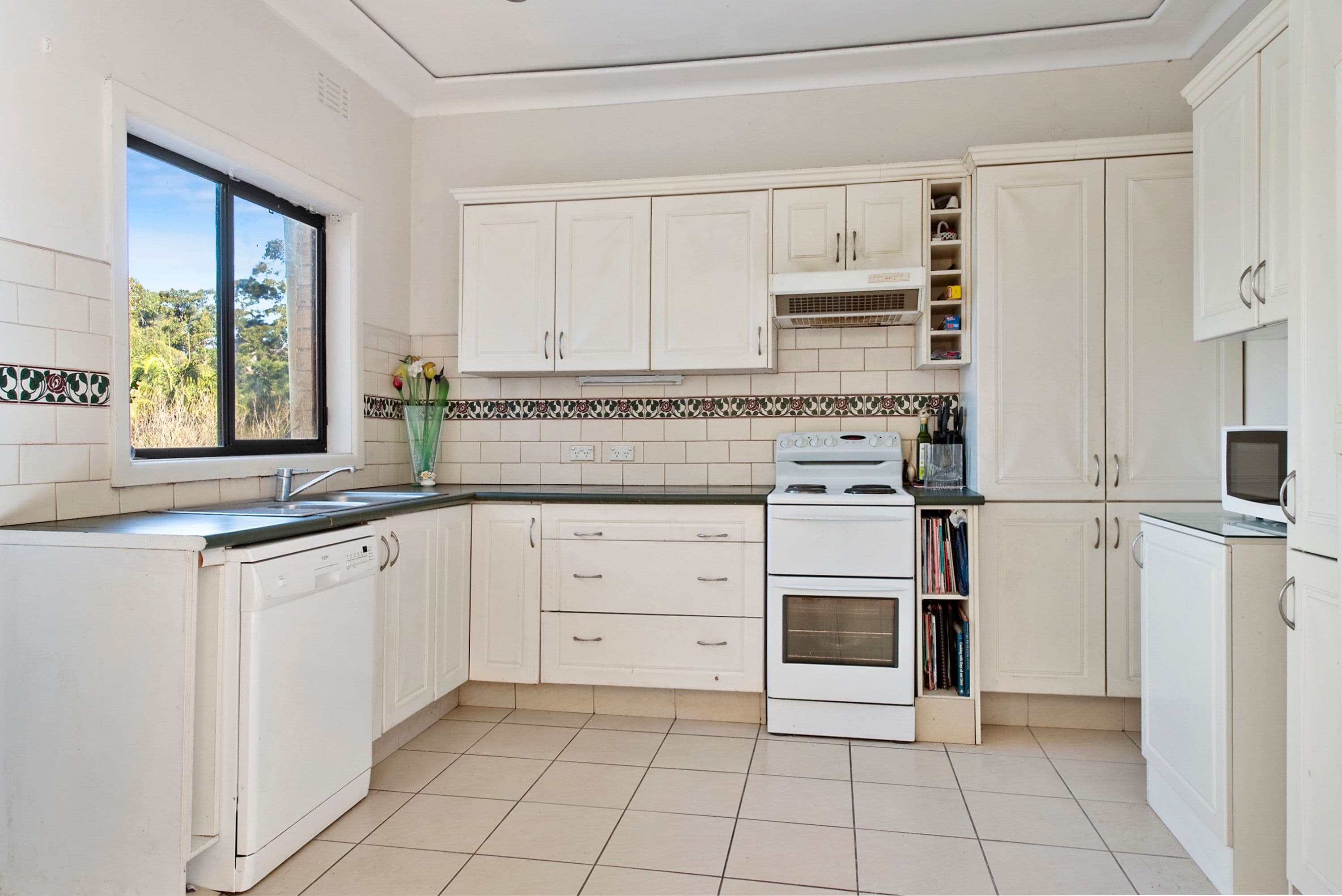 27 Yannina Avenue, Hornsby Heights - Thumbnail 3