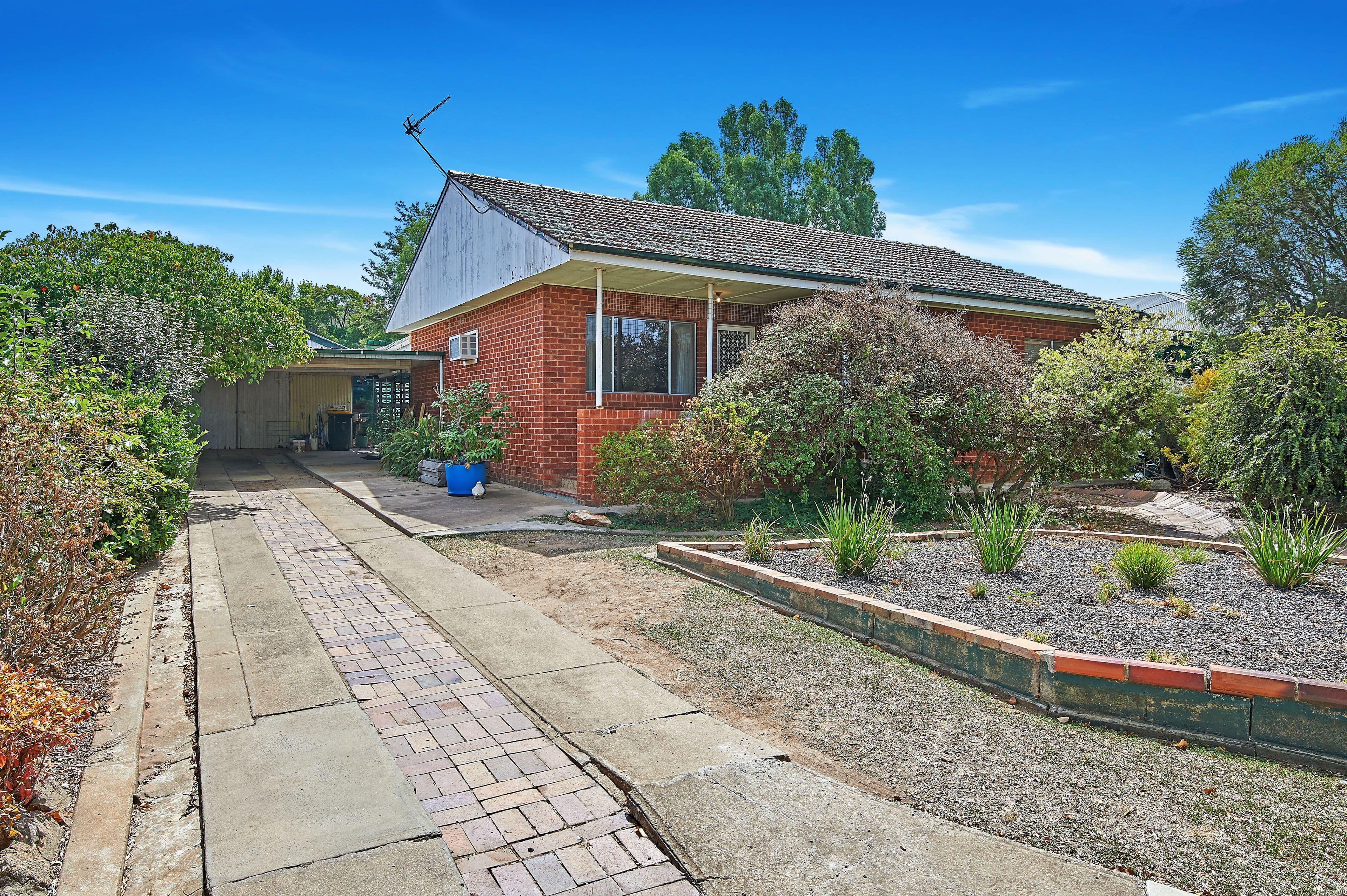 294 Lake Albert Road, Kooringal - Image 1