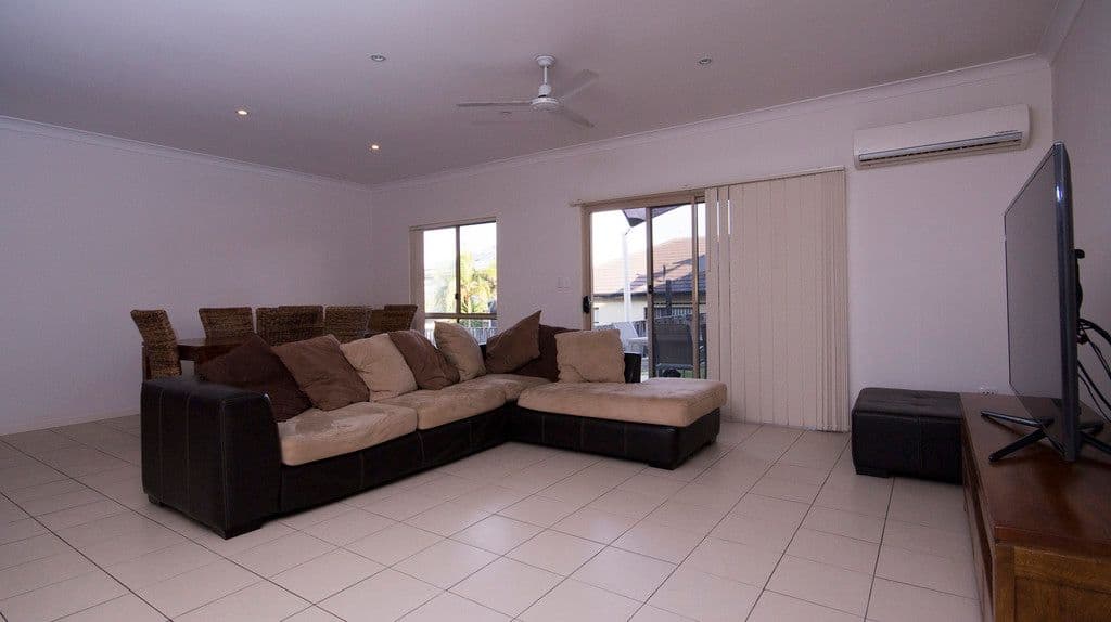6 Skyvine Court, Upper Coomera QLD 4209, Upper Coomera - Thumbnail 3