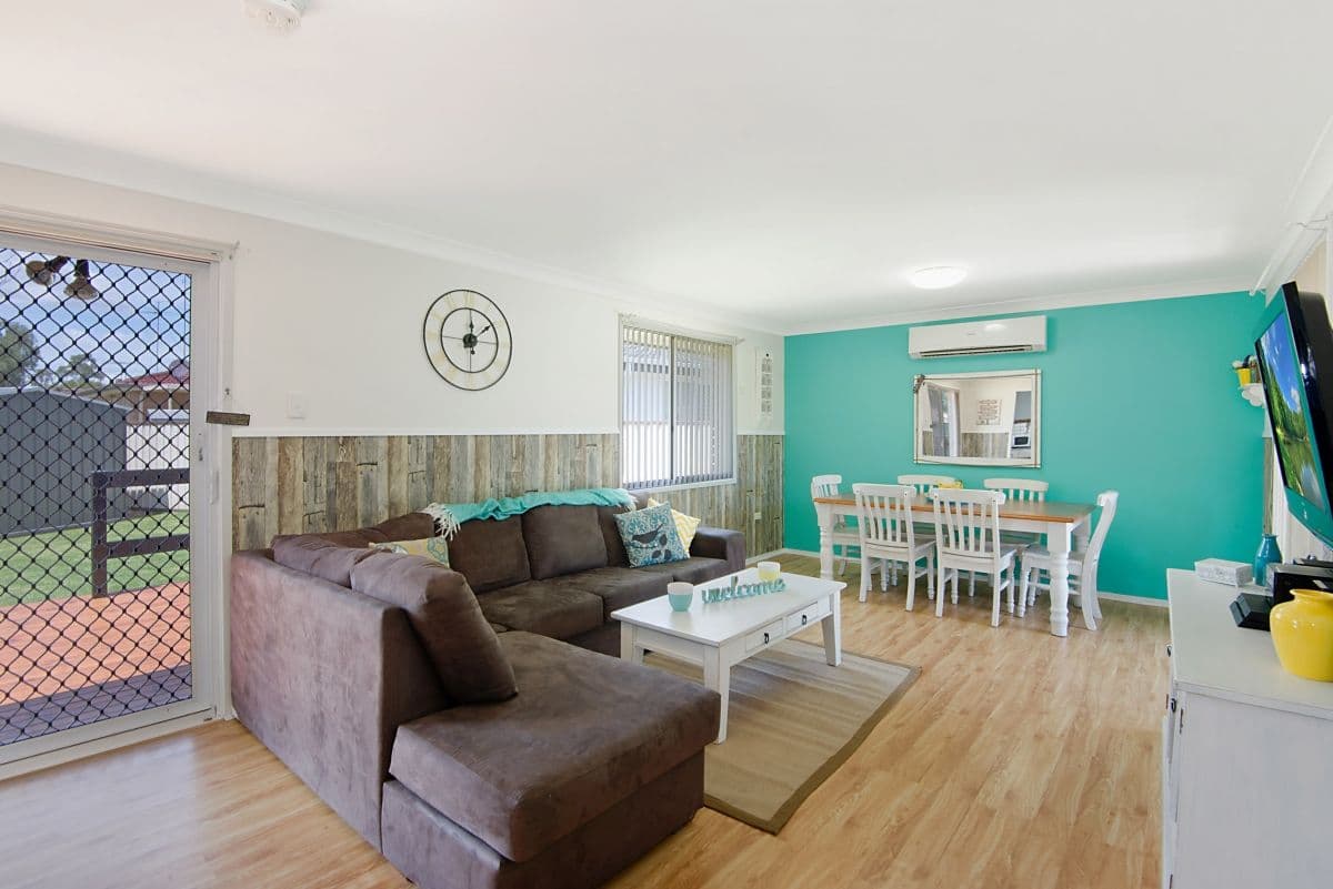 11 Greenway Avenue, Shalvey - Thumbnail 2
