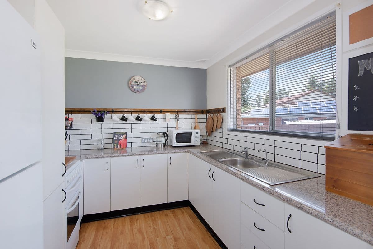 11 Greenway Avenue, Shalvey - Thumbnail 3