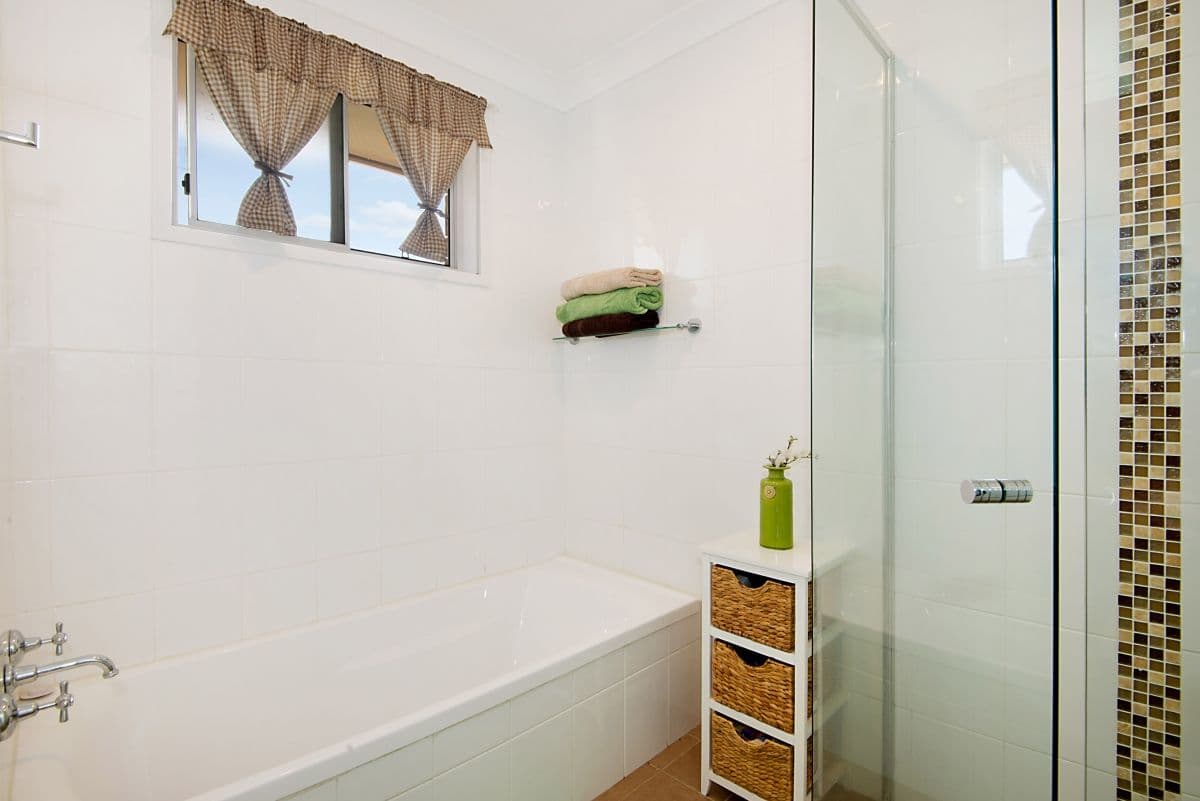 11 Greenway Avenue, Shalvey - Thumbnail 4
