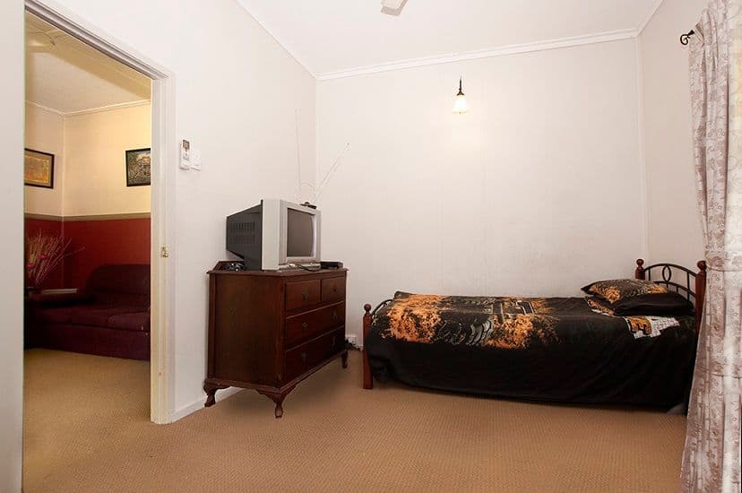 4 Leigh Street, WEST END QLD 4810, West End - Thumbnail 5