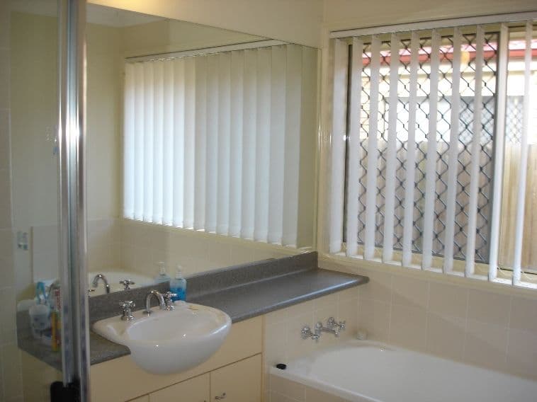 10  Ashbourne Avenue, GOODNA QLD 4300, Goodna - Thumbnail 3