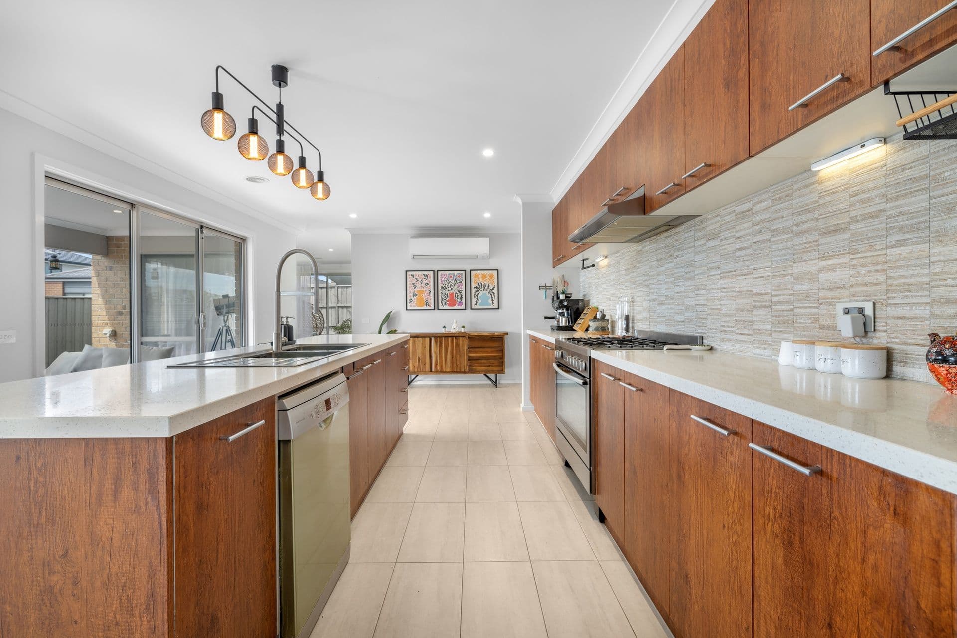 14 Nutmeg Close, Berwick VIC 3806, Berwick - Thumbnail 6