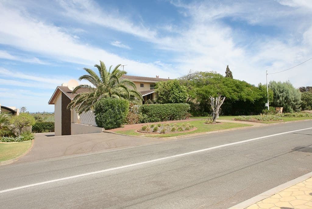 82 Brede Street, GERALDTON WA 6530, Geraldton - Thumbnail 2