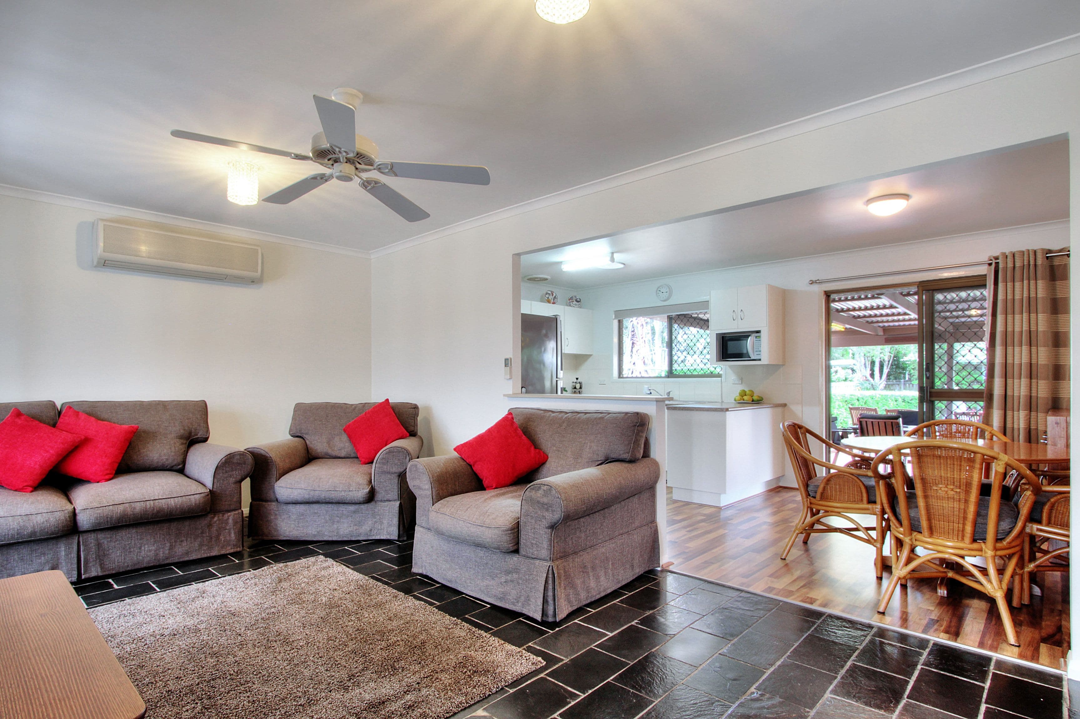 8 Achilles Drive, Springwood QLD 4127, Springwood - Thumbnail 3