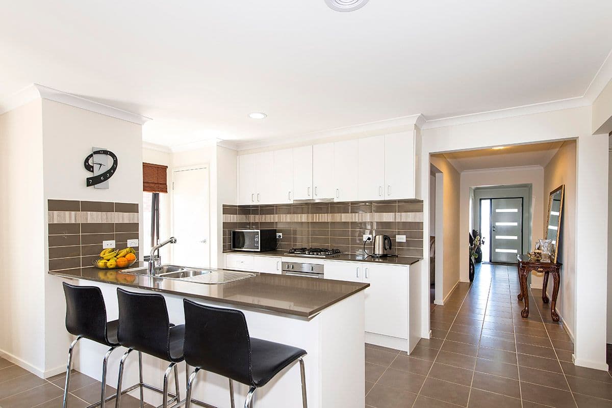 3 Mottled Avenue, Epping VIC 3076, Epping - Thumbnail 2