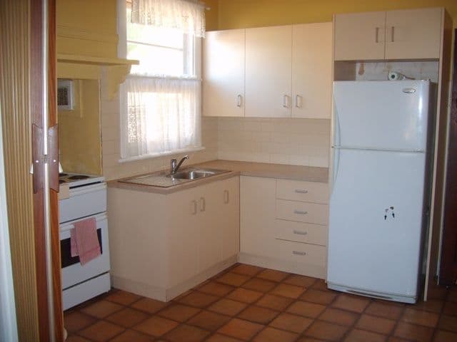 37 Japan Street, WARRNAMBOOL VIC 3280, Warrnambool - Thumbnail 2