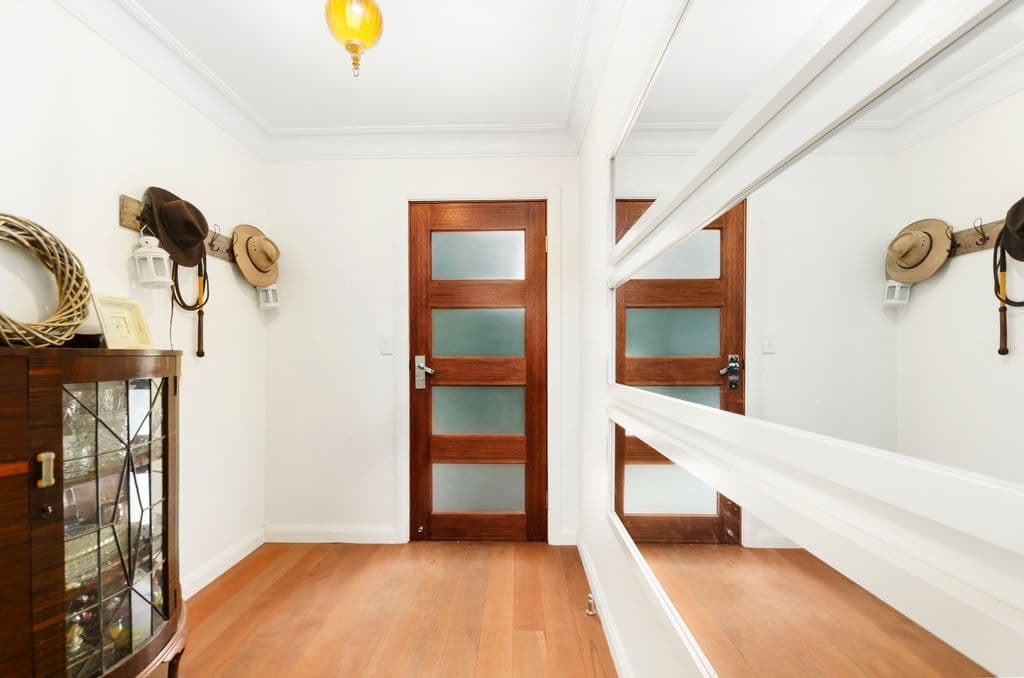 6 Pearce Street, Hill Top - Thumbnail 2