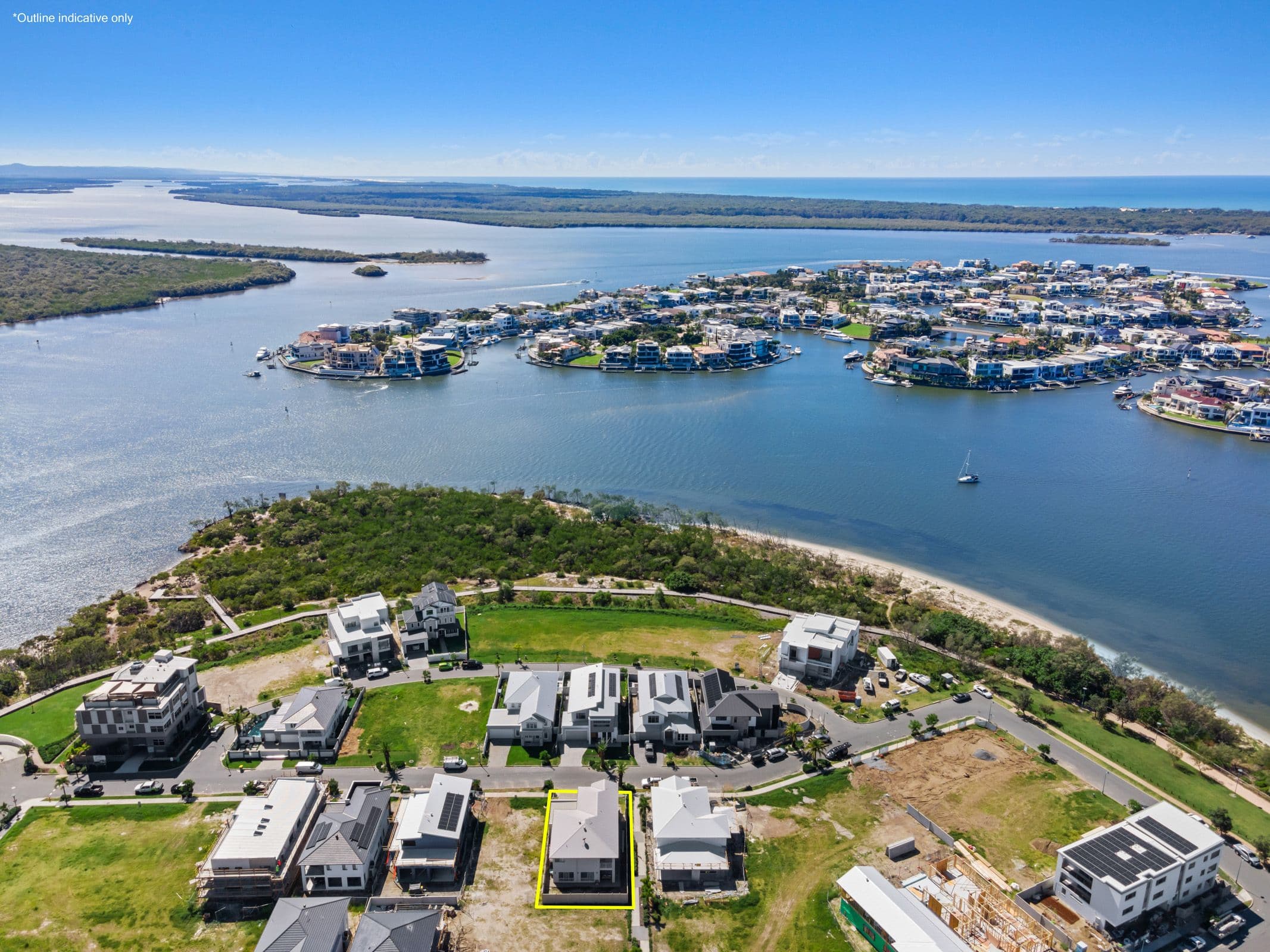 15 Havana Way, Paradise Point QLD 4216, Paradise Point - Thumbnail 2