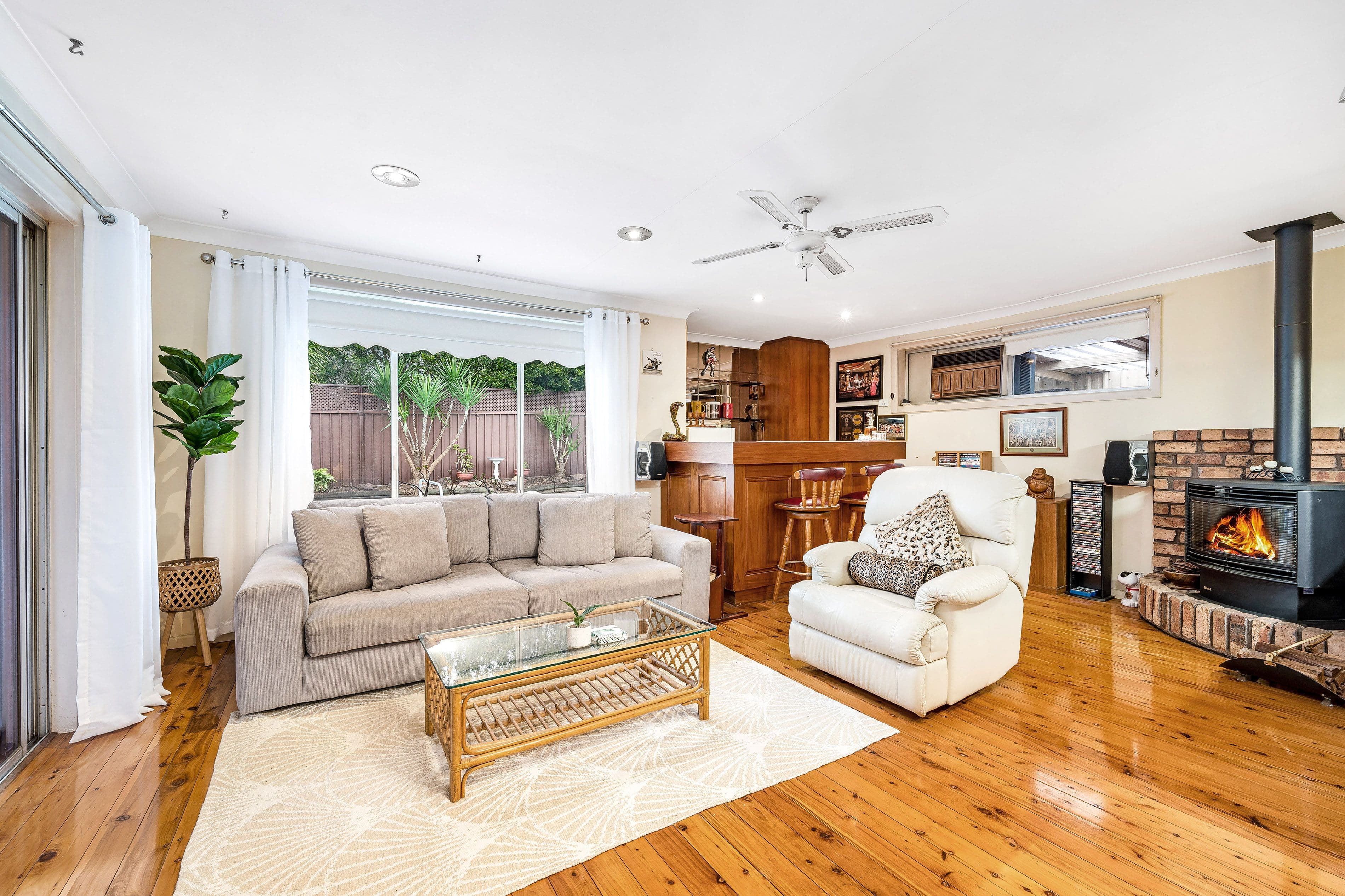34 Jacaranda Drive, Georges Hall NSW 2198, Georges Hall - Thumbnail 3