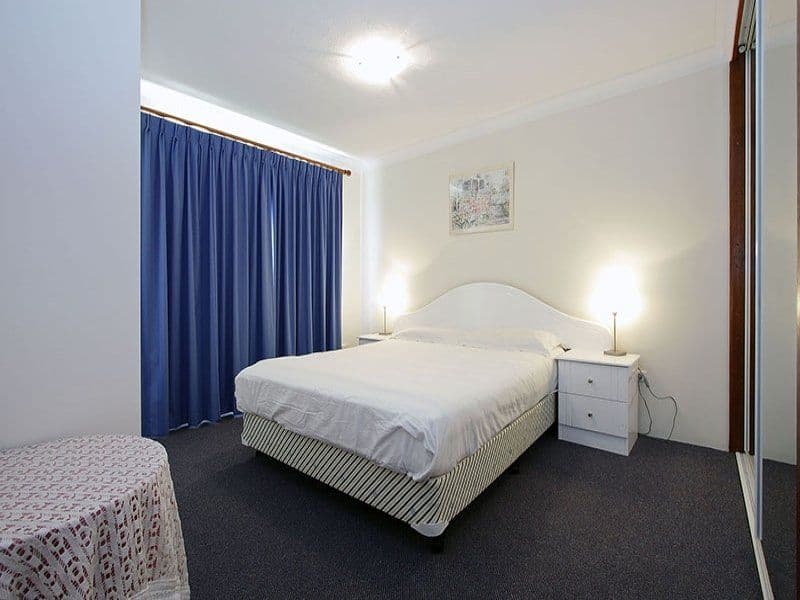 1 'The Rinks', 11 Armrick Avenue, BROADBEACH QLD 4218, Broadbeach - Thumbnail 5