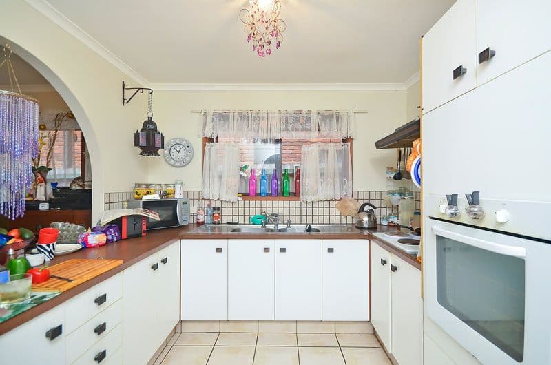 44 Pindari Avenue, BURLEIGH HEADS QLD 4220, Burleigh Heads - Thumbnail 2