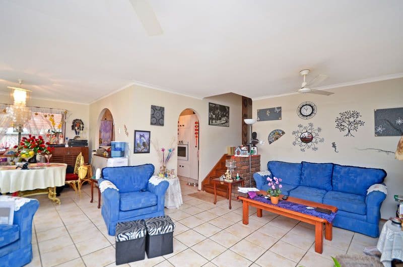 44 Pindari Avenue, BURLEIGH HEADS QLD 4220, Burleigh Heads - Thumbnail 4