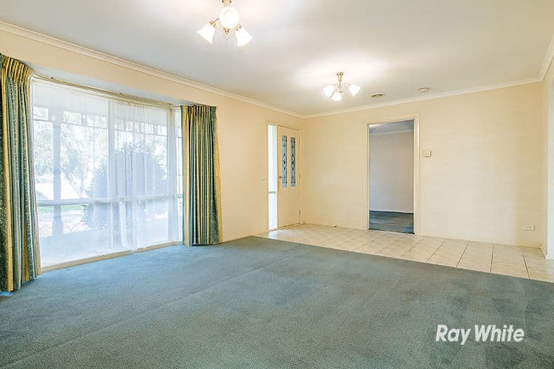 24 Darvell Court, Pakenham VIC 3810, Pakenham - Thumbnail 3