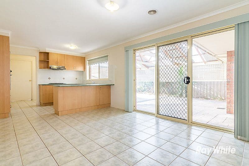24 Darvell Court, Pakenham VIC 3810, Pakenham - Thumbnail 4