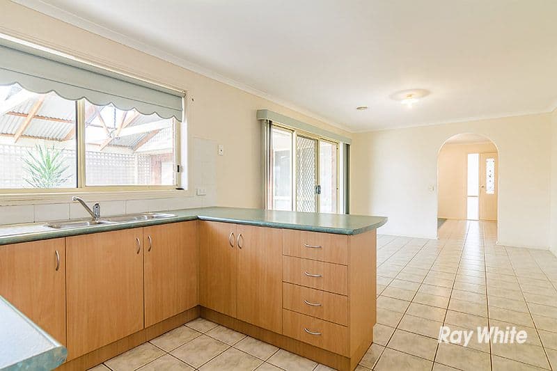 24 Darvell Court, Pakenham VIC 3810, Pakenham - Thumbnail 5