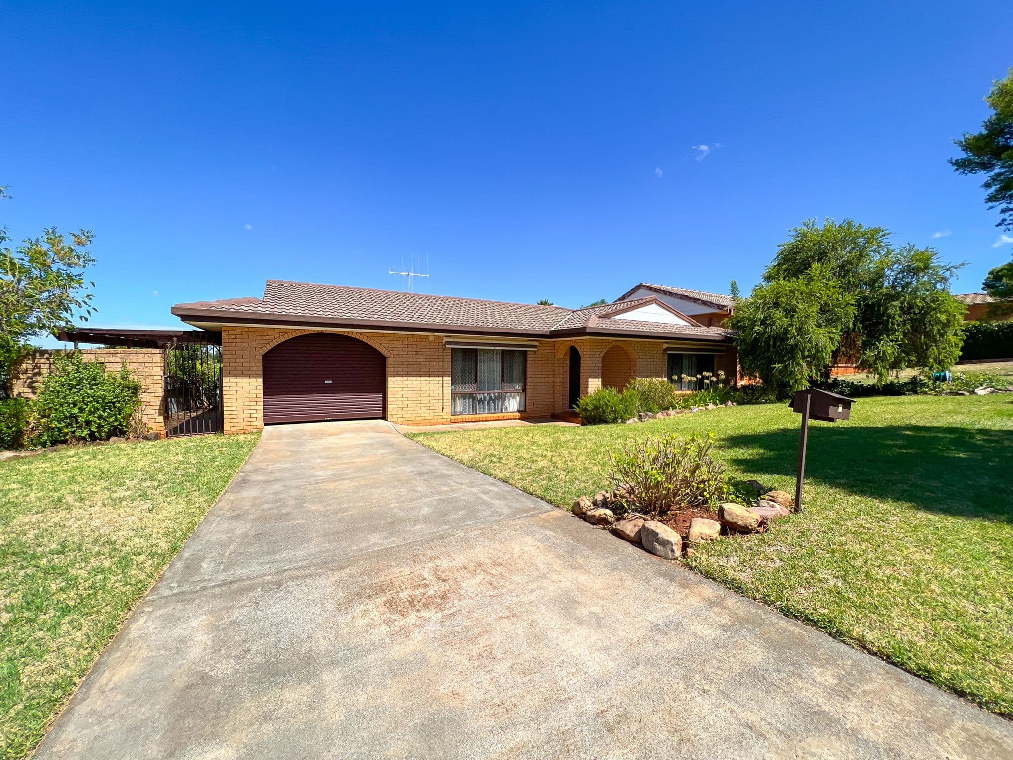 3 Hillcrest Avenue, Parkes NSW 2870, Parkes - Image 1