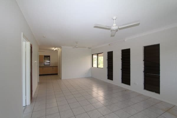 33 Esplanade, BALGAL BEACH QLD 4816, Balgal Beach - Thumbnail 2