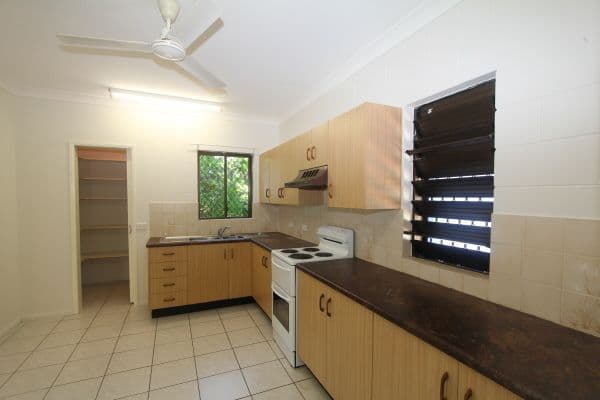 33 Esplanade, BALGAL BEACH QLD 4816, Balgal Beach - Thumbnail 3