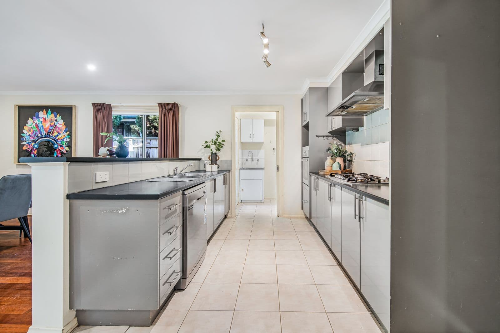 43 Silverwood Way, Glen Waverley VIC 3150, Glen Waverley - Thumbnail 2