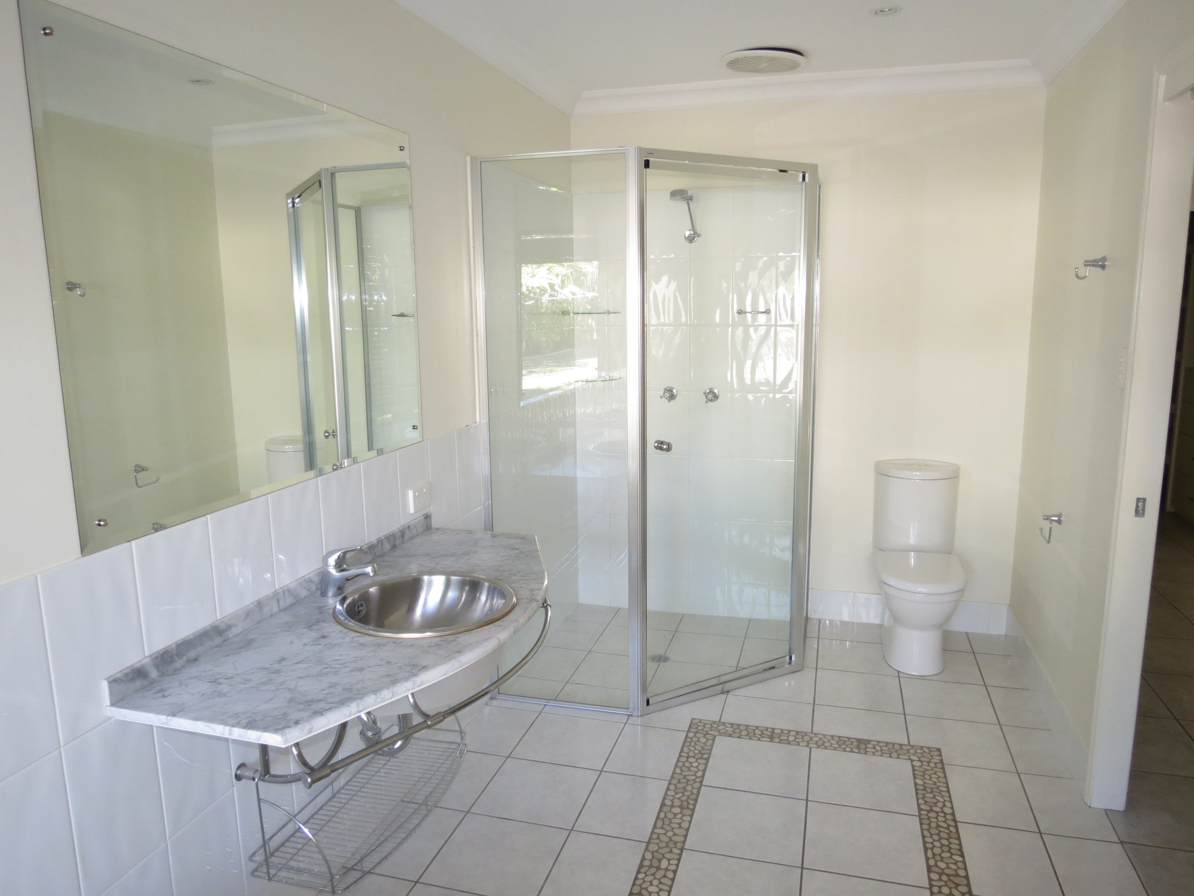 72 Theresa Street, Emerald QLD 4720, Emerald - Thumbnail 5