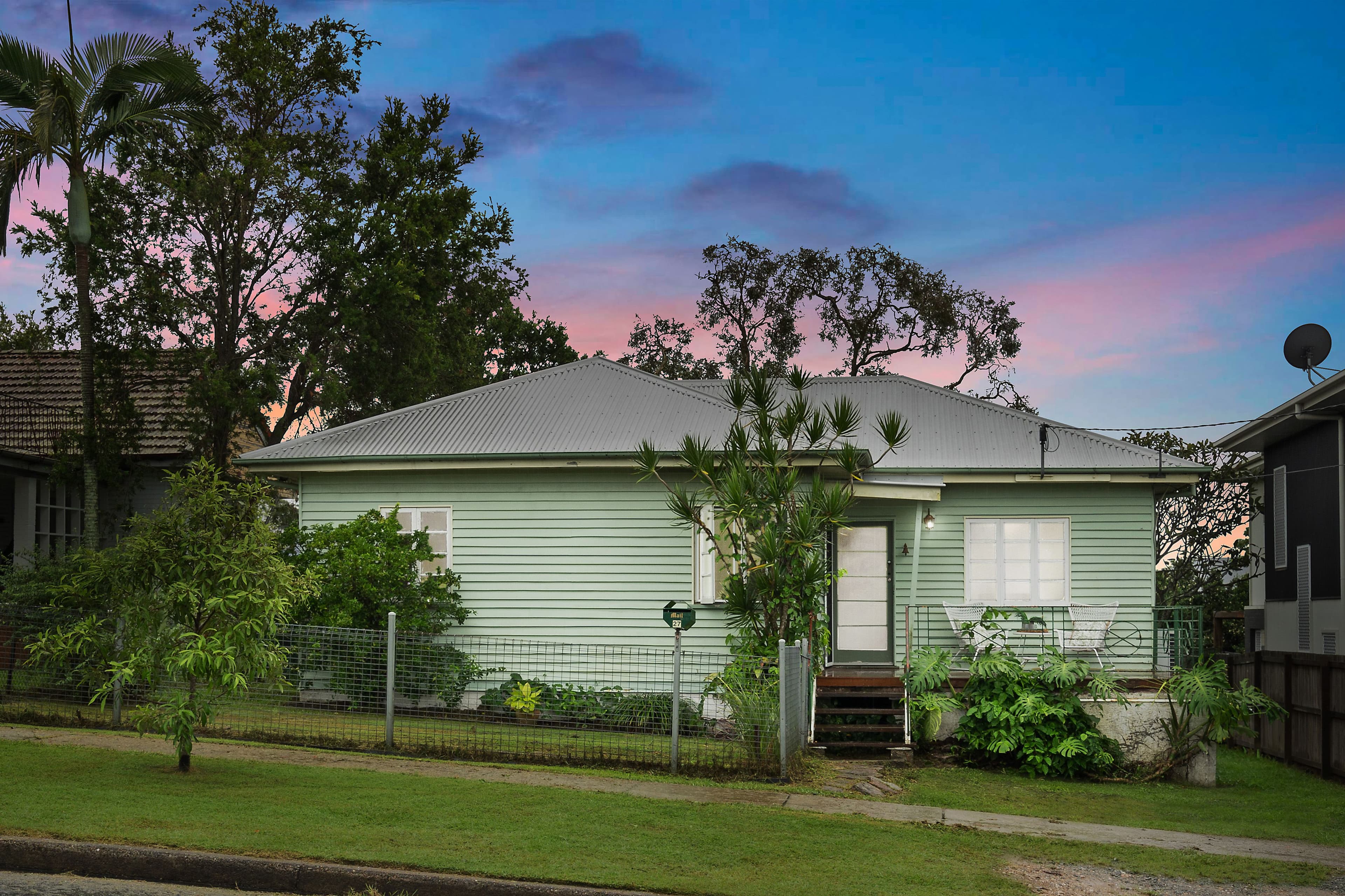 27 Deakin Street, Everton Park QLD 4053, Everton Park - Image 1