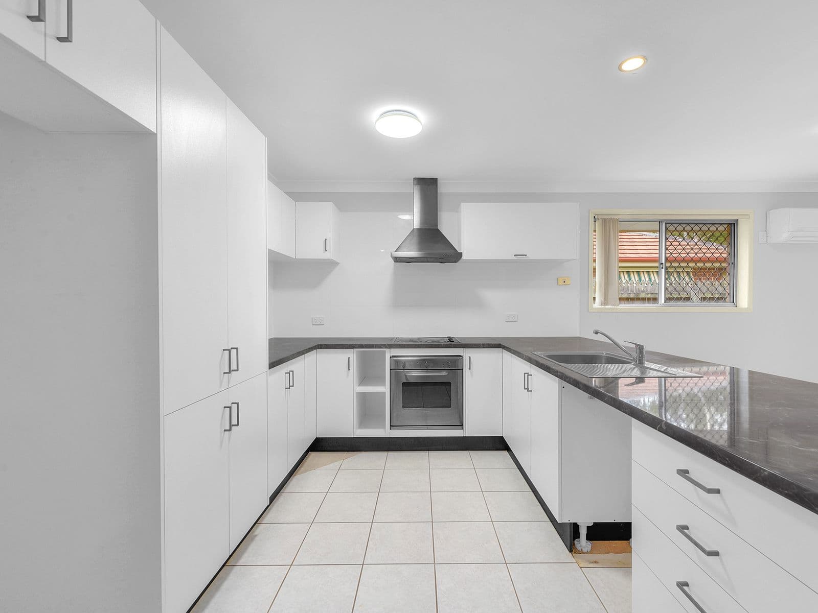 15 Hawbridge Street (off Pitta Pl), Carseldine QLD 4034, Carseldine - Thumbnail 2