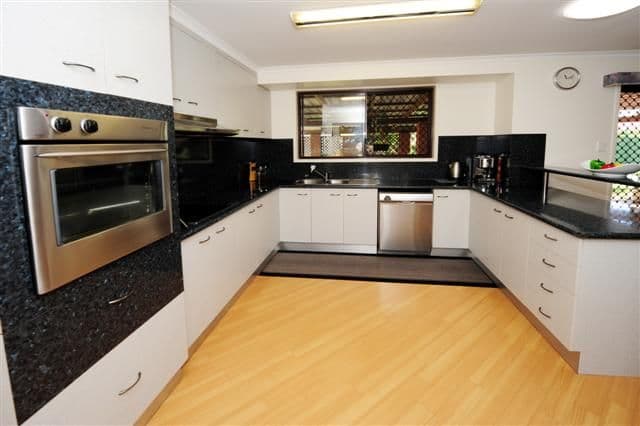 46 Camille Street, GLADSTONE QLD 4680, Gladstone - Thumbnail 2