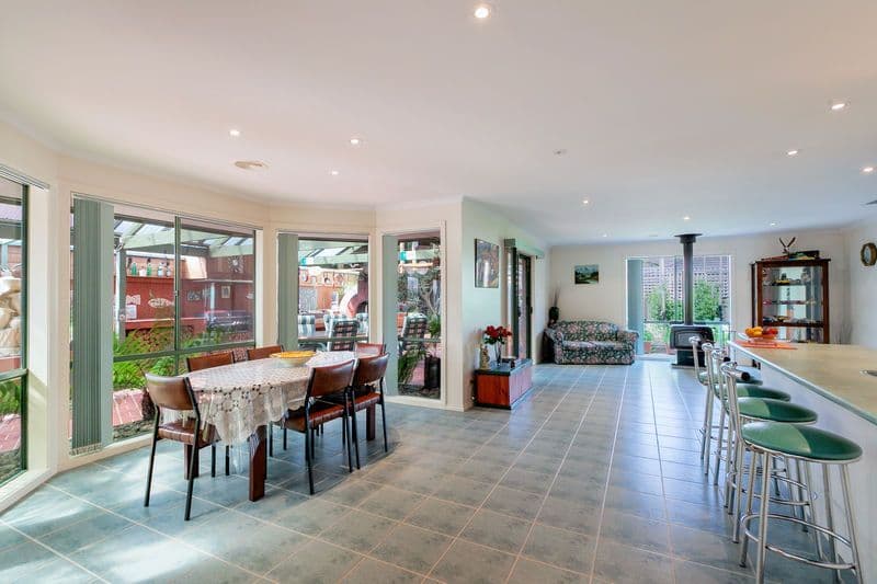 11 Axa Way, SOUTH MORANG VIC 3752, South Morang - Thumbnail 3