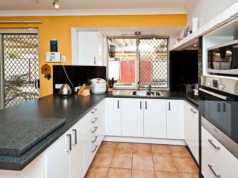 110 Coronata Drive, WARNBRO WA 6169, Warnbro - Thumbnail 2