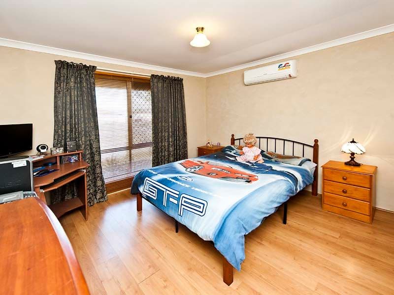 110 Coronata Drive, WARNBRO WA 6169, Warnbro - Thumbnail 6