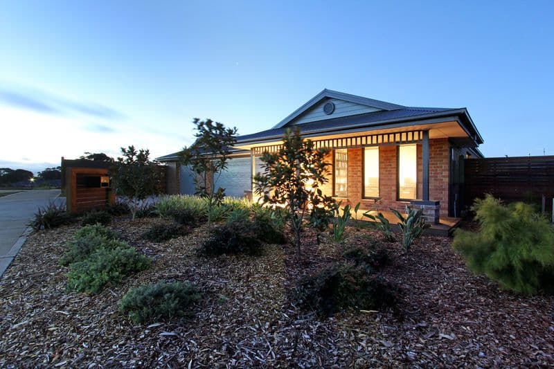 7 Crestwood Drive, ROSEBUD VIC 3939, Rosebud - Thumbnail 2