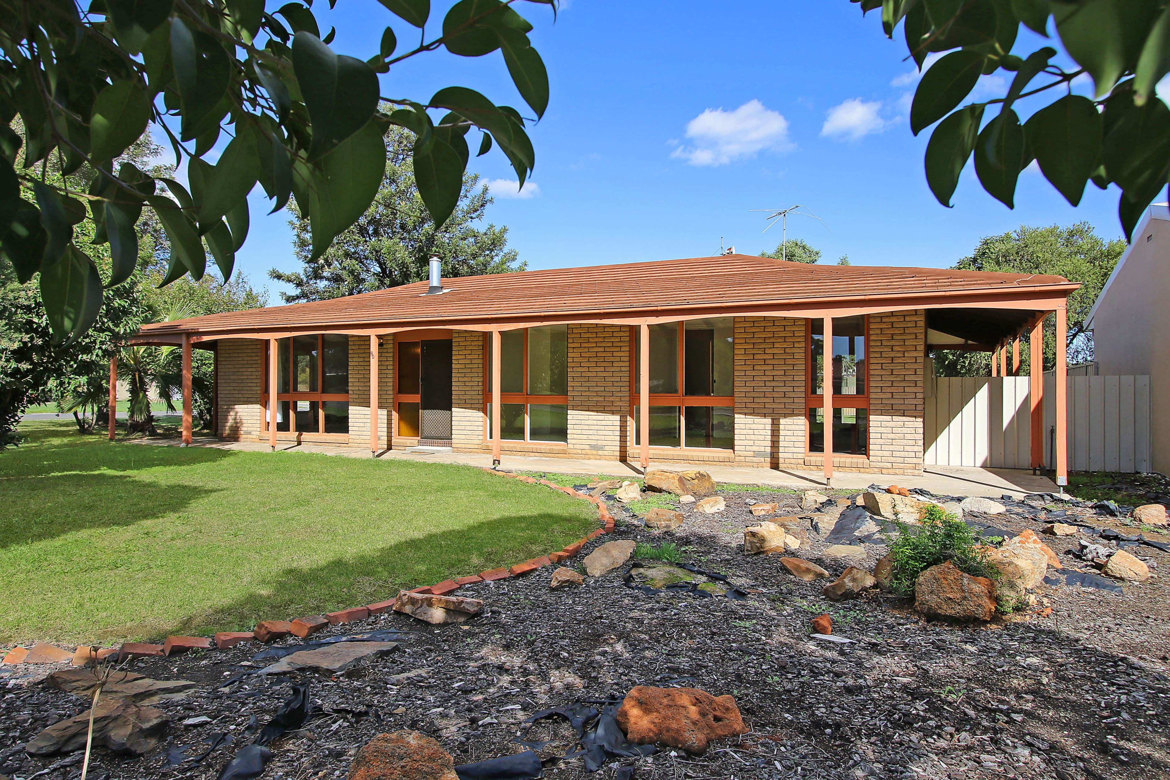 80 James Cook Avenue, Howlong - Image 1