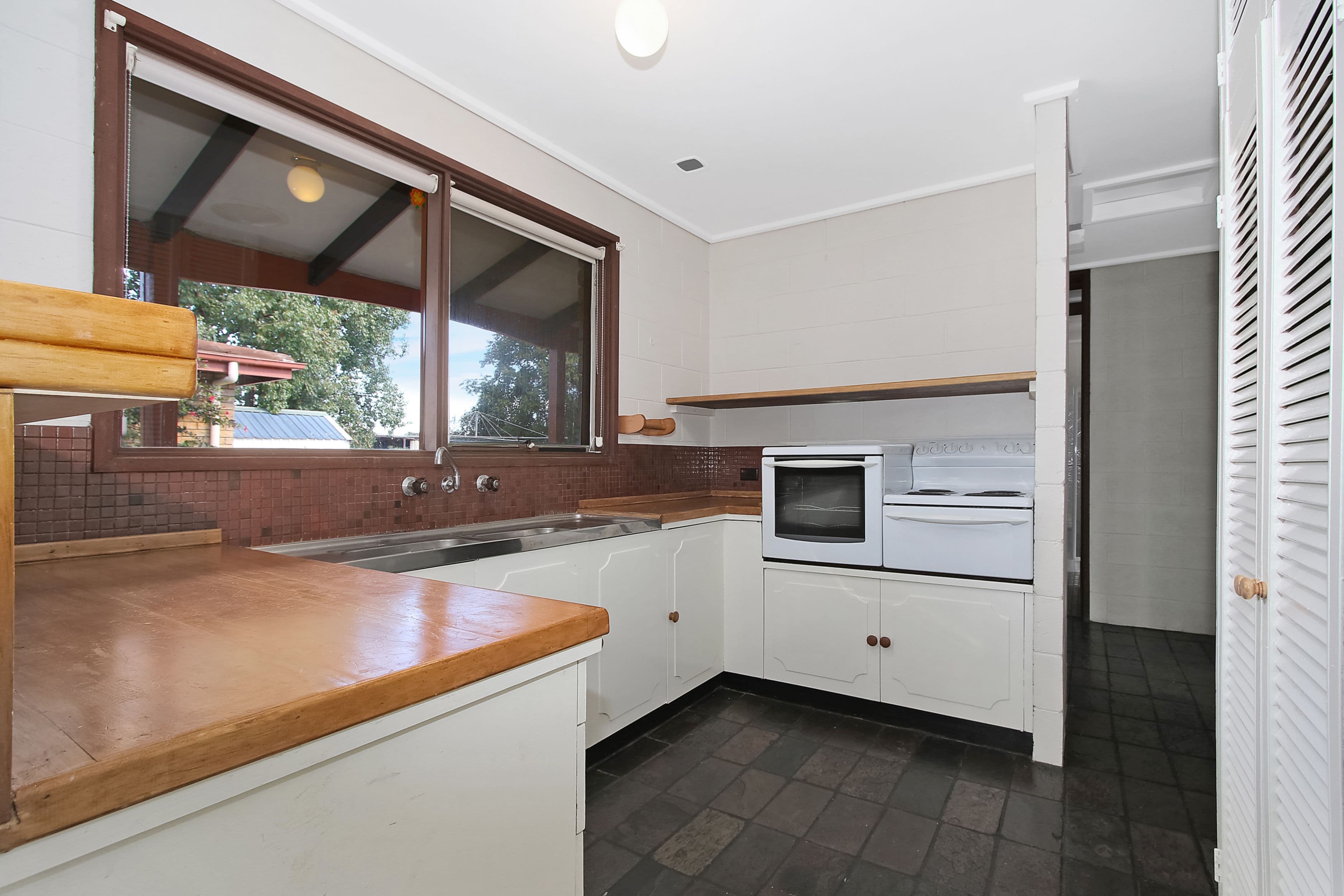 80 James Cook Avenue, Howlong - Thumbnail 2