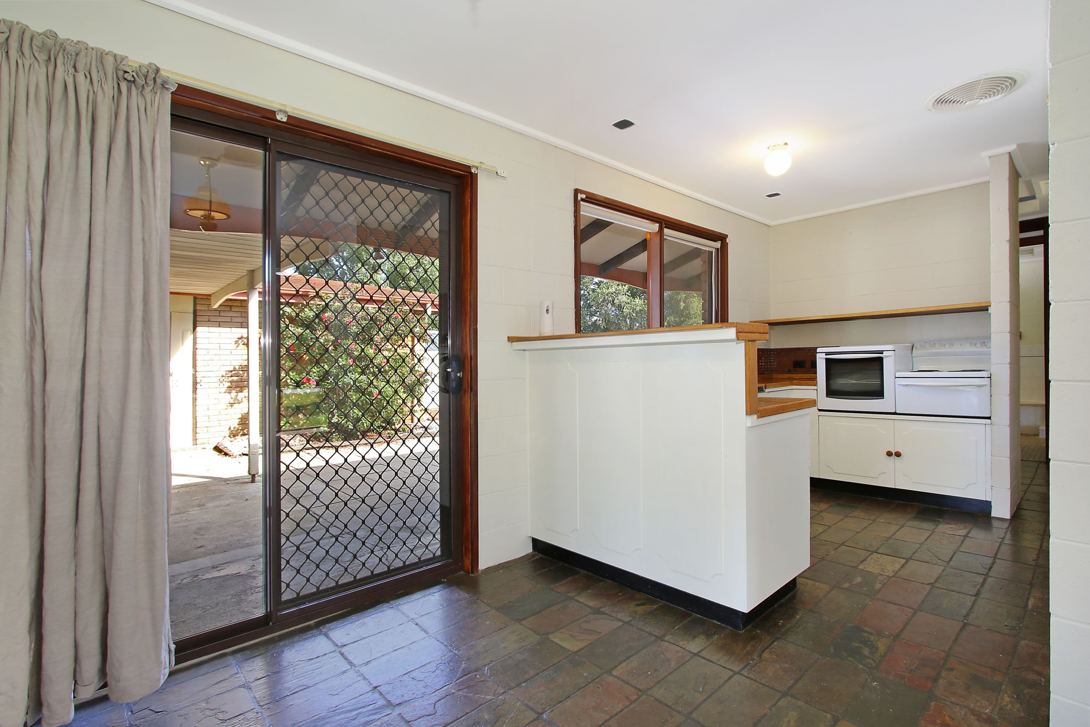 80 James Cook Avenue, Howlong - Thumbnail 5