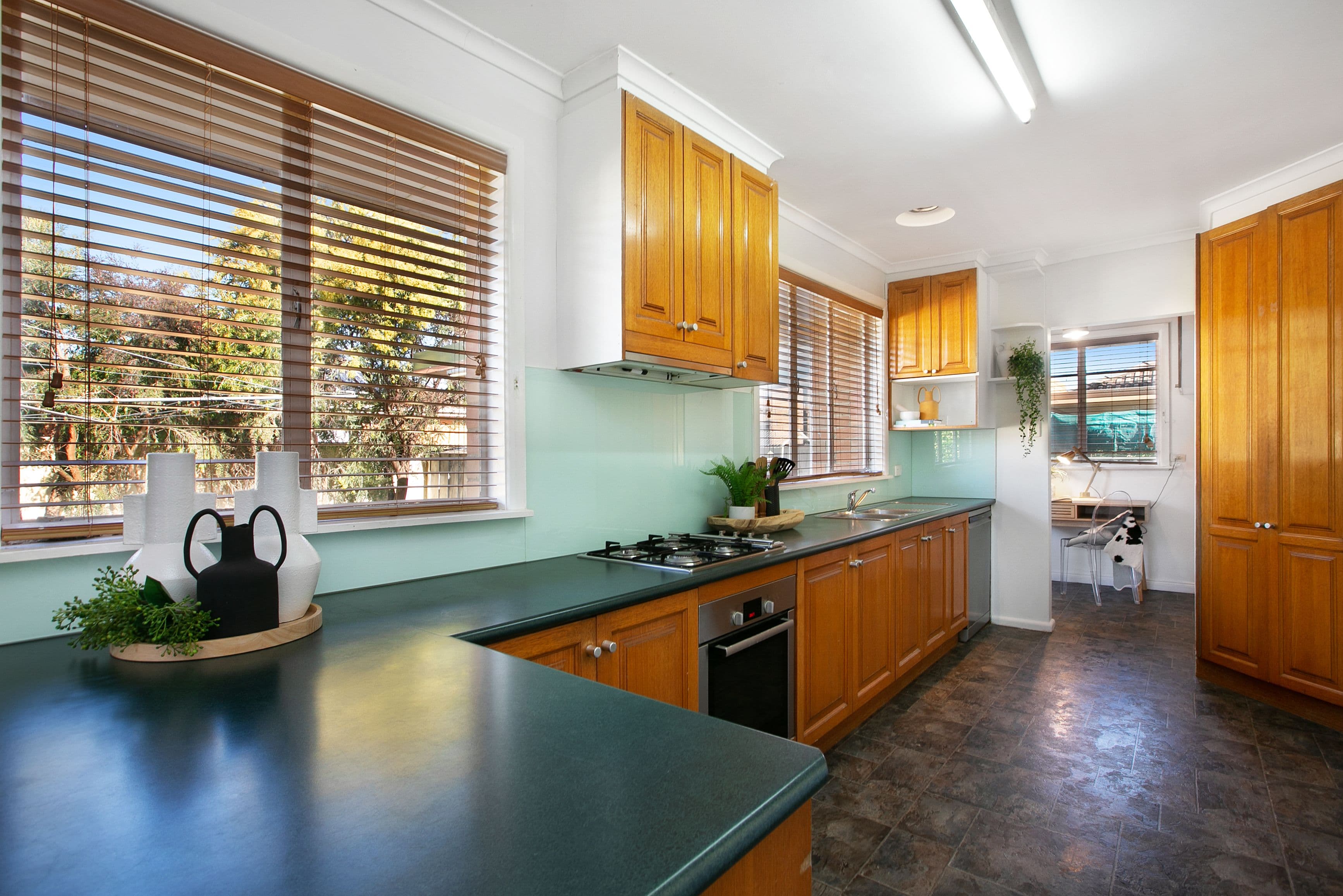 25 Lindenow Street, Reservoir VIC 3073, Reservoir - Thumbnail 5
