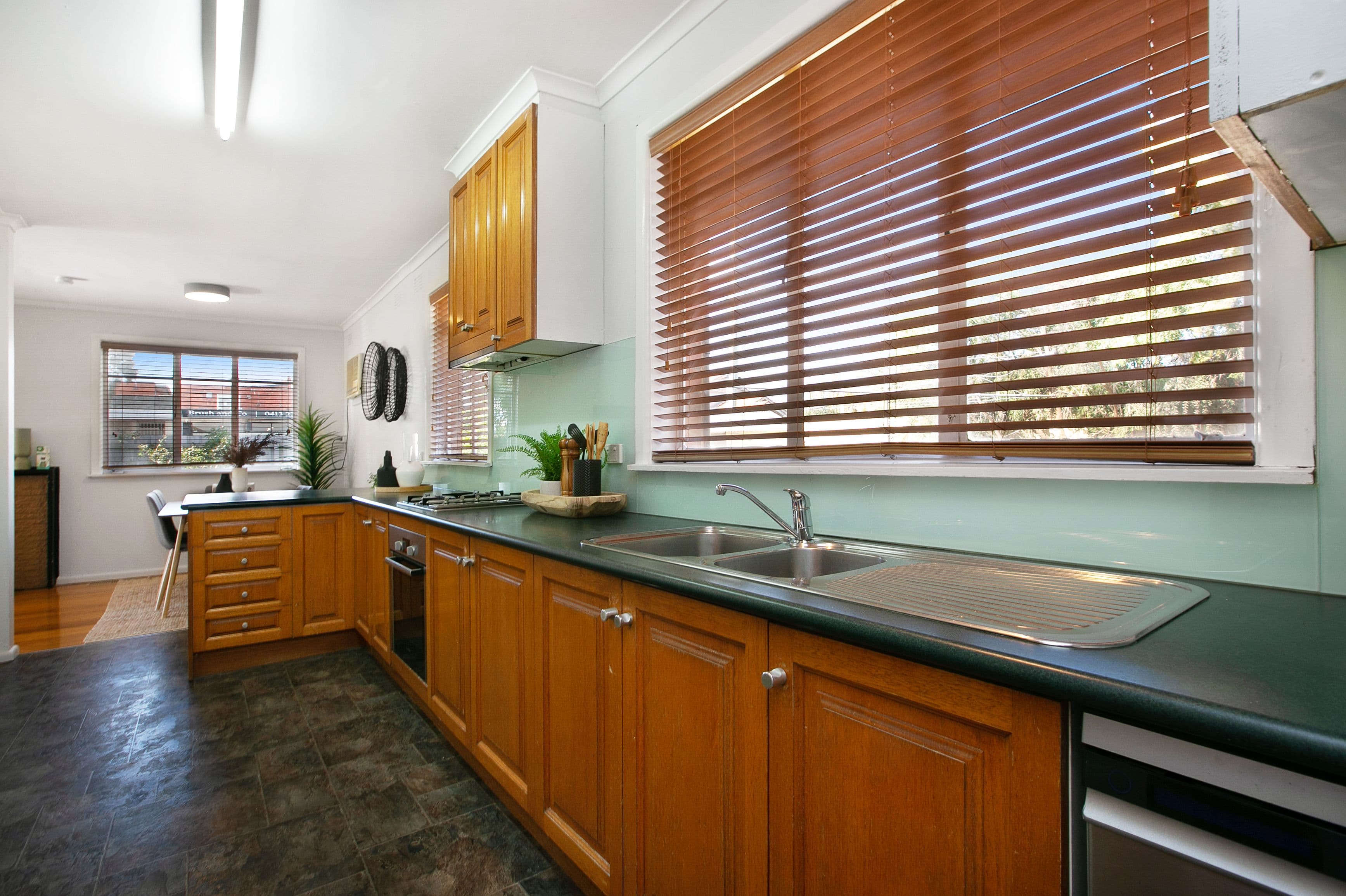 25 Lindenow Street, Reservoir VIC 3073, Reservoir - Thumbnail 6