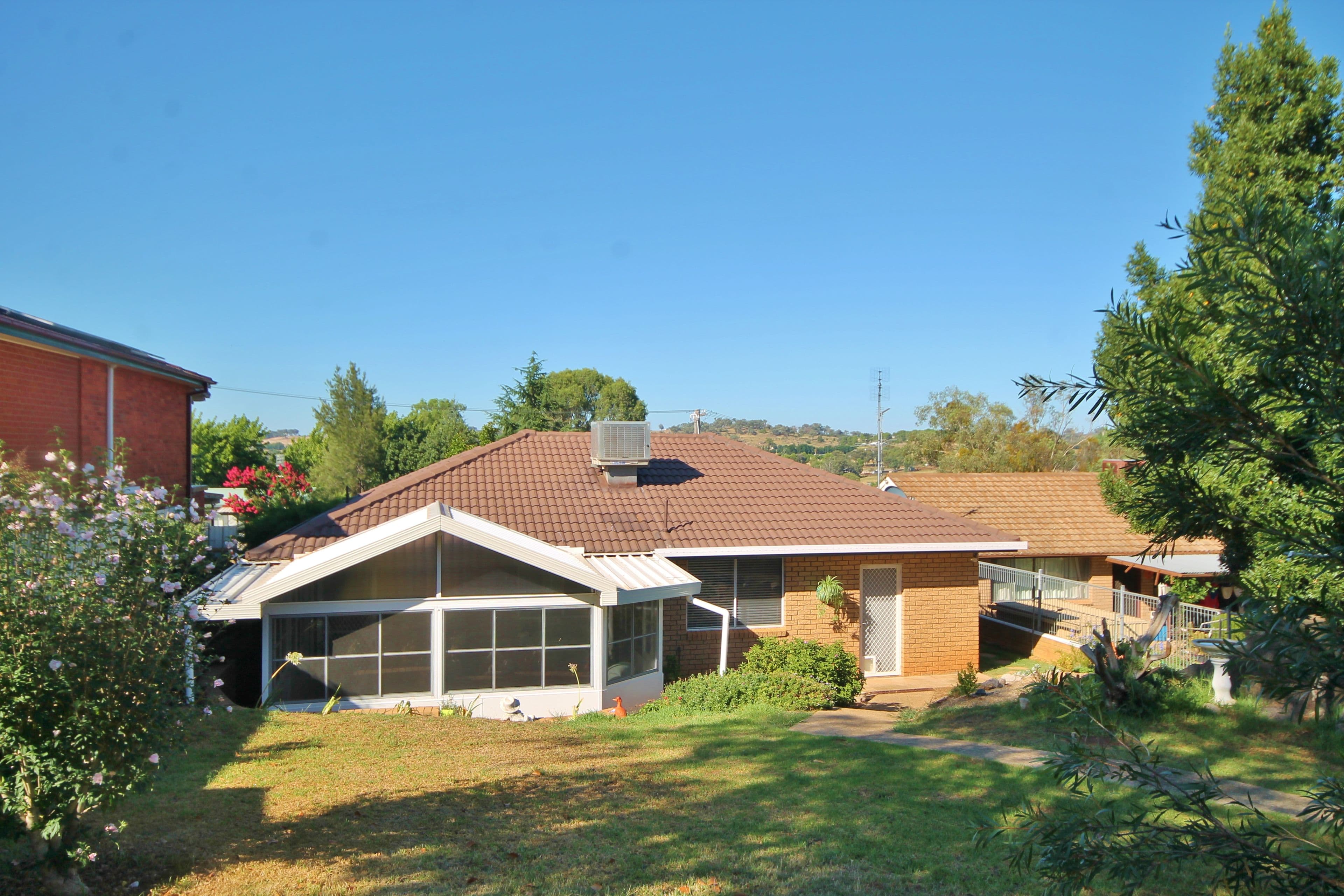 13 Barwang Street, Young - Thumbnail 2