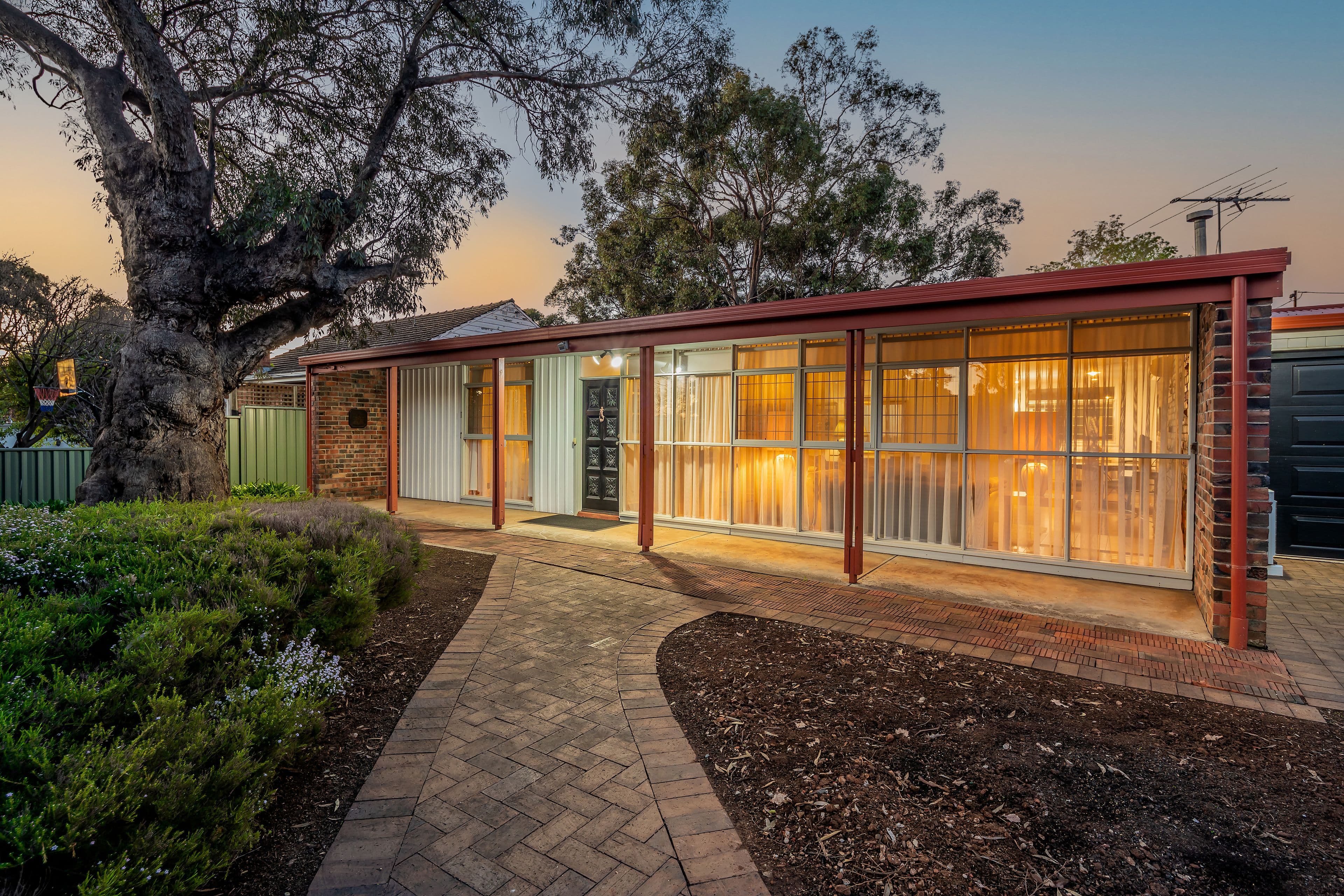 21 Windermere Avenue, Clapham SA 5062, Clapham - Thumbnail 2