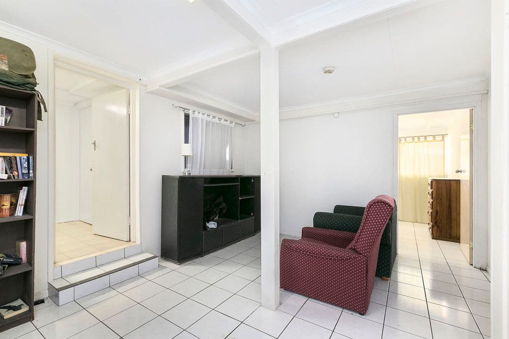 9 Kathleen Avenue, Southport QLD 4215, Southport - Thumbnail 7