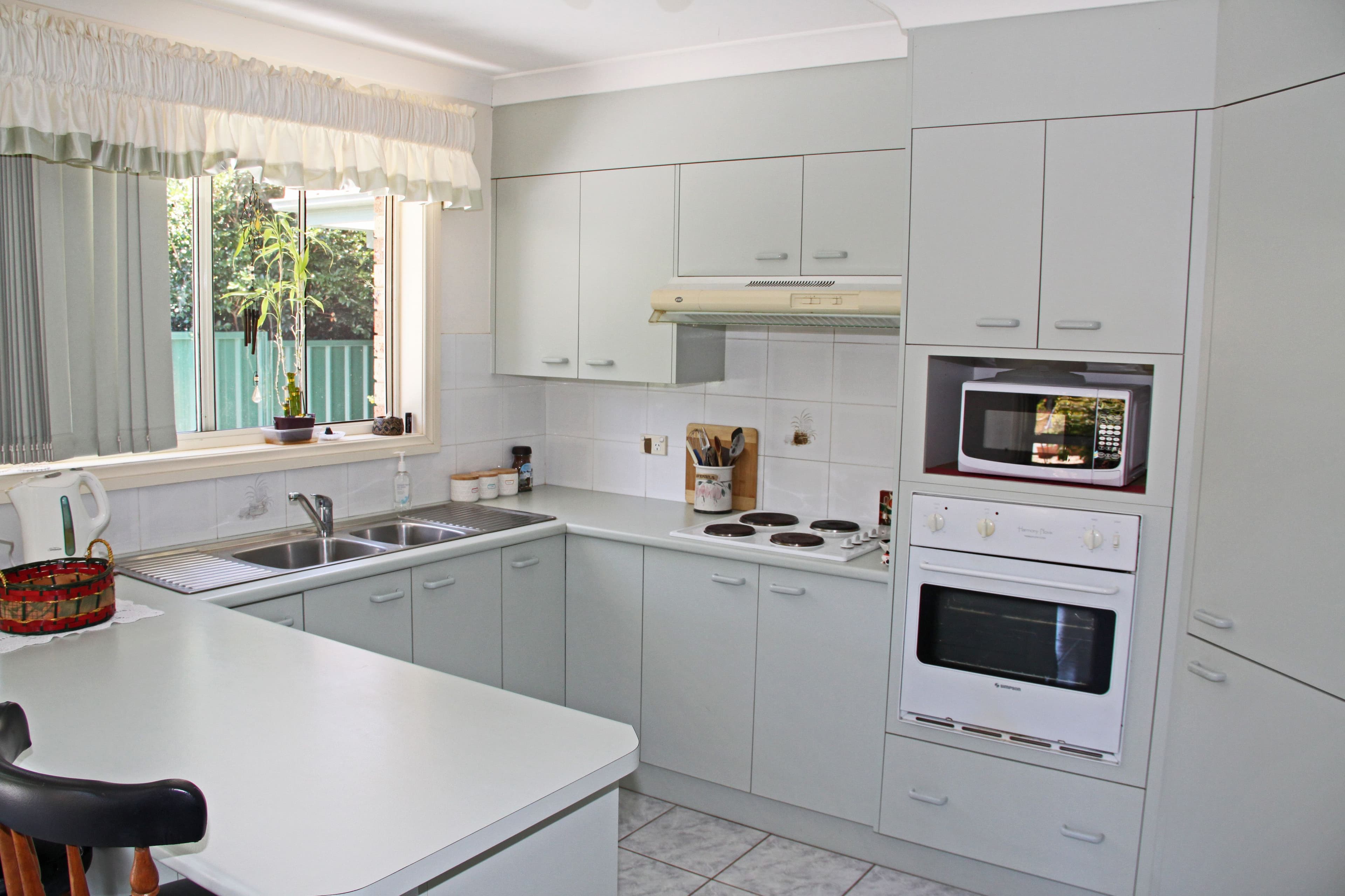 4 Rosewood Court, Lakewood - Thumbnail 2